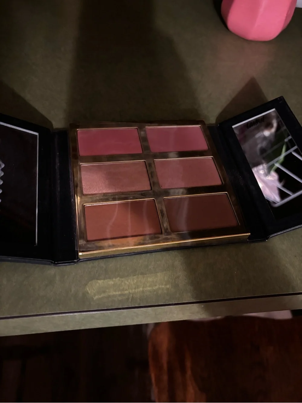 tarte Tarteist PRO Glow Palette in Black and Gold